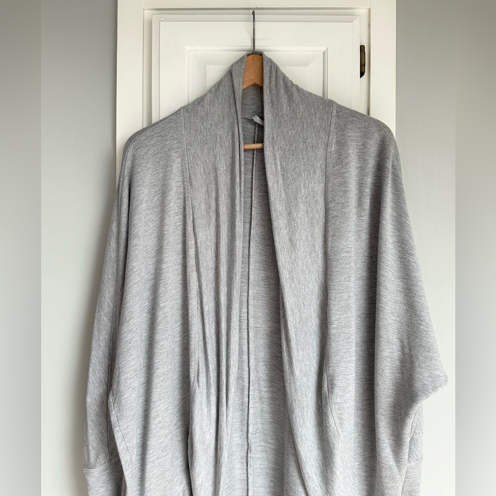 Caslon || Off Duty Knit Cardigan in Heather Grey